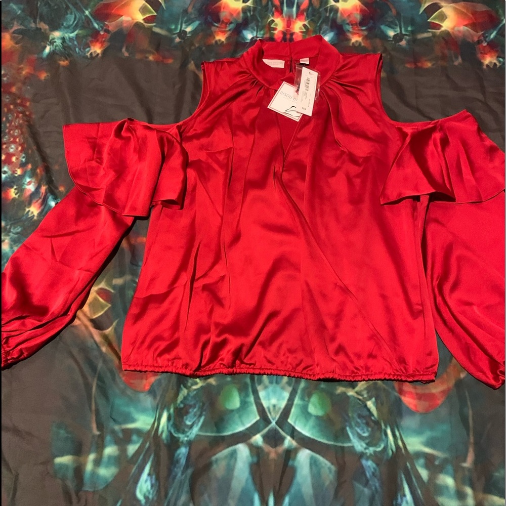 Cold shoulder top